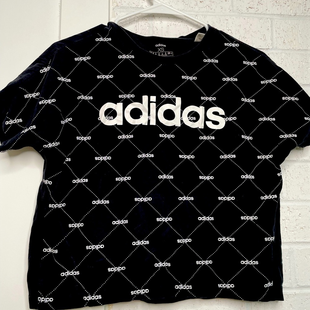black women’s xs Adidas cropped shirt